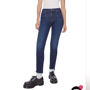 MOTHER | The Mid Rise Dazzler Ankle Fray | Off Limits (Dark Blue) | 33